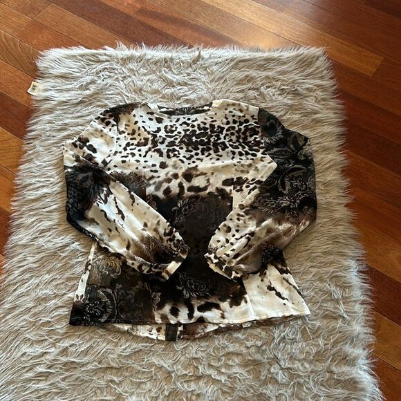 NWOT Tribal polyester cheetah print,‎ white, black and brown ruffled blouse - Picture 5 of 5